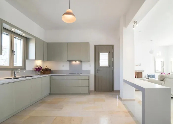 Celia With Sea & Sunset View *