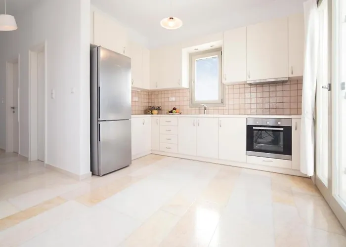 Celia With Sea & Sunset View *