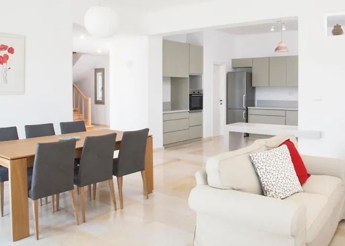 Дом отдыха Celia With Sea & Sunset View *