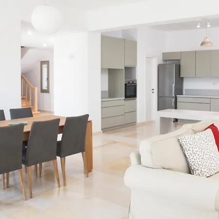 Dom wakacyjny Celia With Sea & Sunset View *